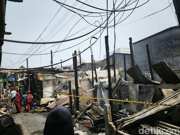 Potret Kebakaran Permukiman Padat Penduduk di Rappokalling Makassar