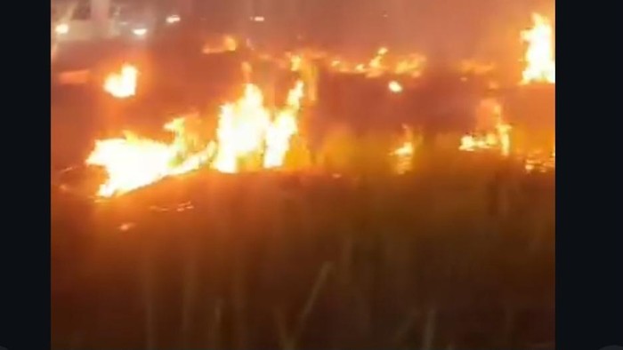 Lahan kosong di Jalan Guru Patimpus, Kota Medan, terbakar.