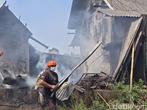 Gudang Rongsok di Kartasura Terbakar gegara Pemiliknya Bakar Sampah