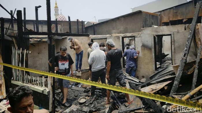 Kebakaran rumah di Jalan Rappokalling Utara 1 Kota Makassar.