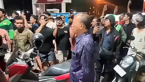 Pengecekan Gubernur Bali Wayan Koster ke SPBU 54.801.48 di Jalan Diponegoro, Denpasar, Kamis (15/10/2026).