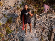 Lewis Hamilton Surfing di Uluwatu Bali, Unggahannya Dapat 1,3 Juta Likes