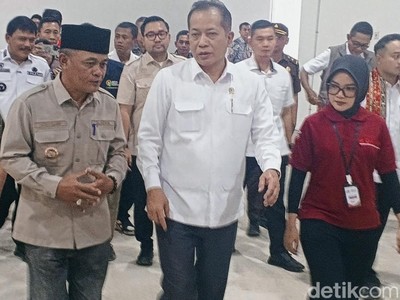 Menkop Cek Ketersediaan Barang Subsidi di KDMP Sambiroto Nganjuk