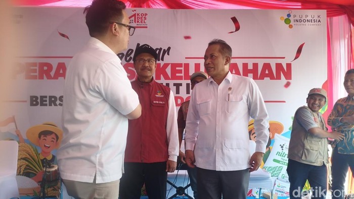 Menteri Koperasi (Menkop) Ferry Joko Juliantono meminta warga Sidoarjo memanfaatkan keberadaan Koperasi Desa Merah Putih (KDMP) secara maksimal.
