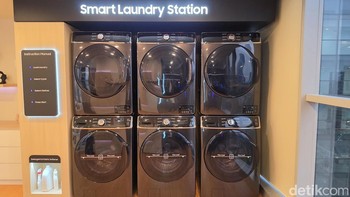 Regional Head of Home Appliances, Vice President Samsung Electronics Southeast Asia and Oceania, Bernard Ang, menjelaskan bahwa Samsung terus mengembangkan teknologi kecerdasan buatan (AI) untuk membuat aktivitas mencuci semakin praktis, salah satunya melalui AI Wash+. Foto: Panji Saputro/detikINET