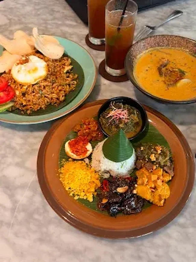 Ngidam Nasi Lidah? 10 Tempat Ini Tawarkan Menu Enak Mulai Rp30 Ribuan