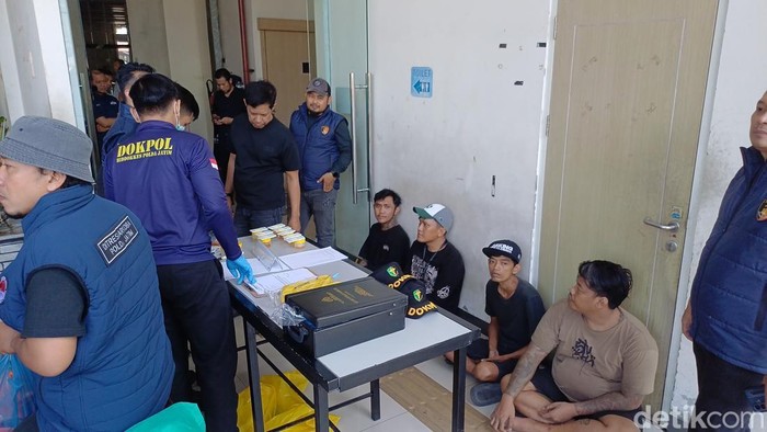 Operasi narkoba di TIJ Surabaya