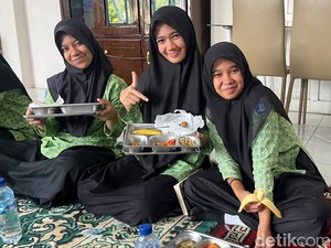 Antusias Siswa SLB Banda Aceh Santap MBG: Makan Bersama-Titip Pesan Menu