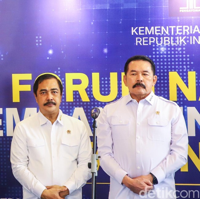Pejabat Tinggi Negara Hadiri Forum Pembangunan Hukum di Kementerian Hukum