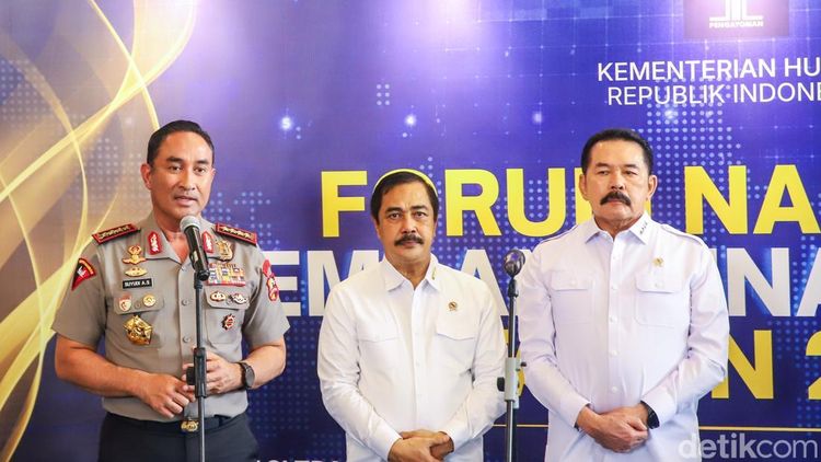 Pejabat Tinggi Negara Hadiri Forum Pembangunan Hukum di Kementerian Hukum