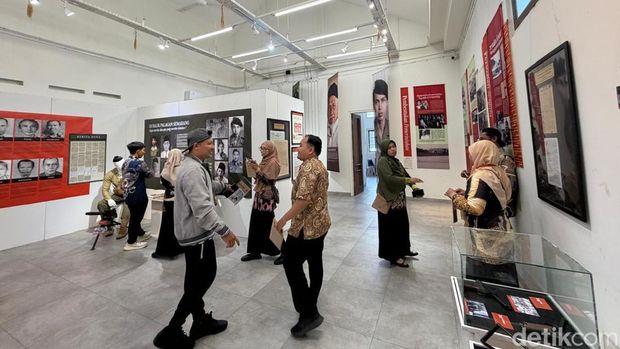 Pemeran Pertemputan 5 Hari di Semarang Suasana pameran Pertempuran Lima Hari Semarang di Rumah PoHan, Kawasan Kota Lama Semarang, Kamis (15/10/2026).