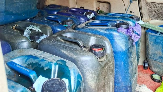 Pemkot Kendari pergoki mobil bawa 15 jeriken BBM di SPBU Rabam.