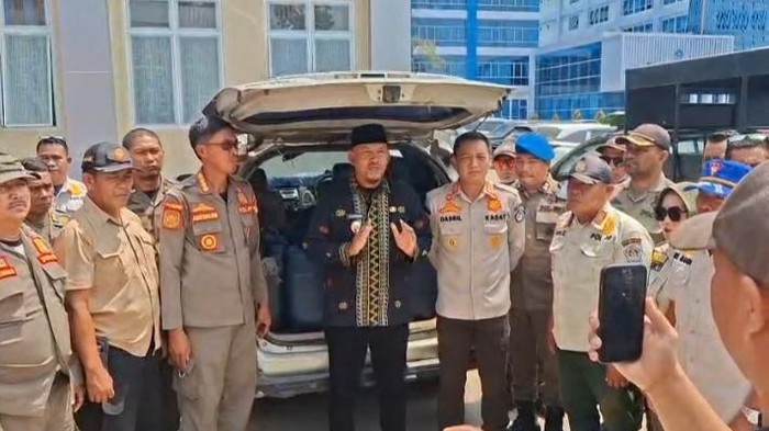 Pemkot Kendari pergoki mobil bawa 15 jeriken BBM di SPBU Rabam.