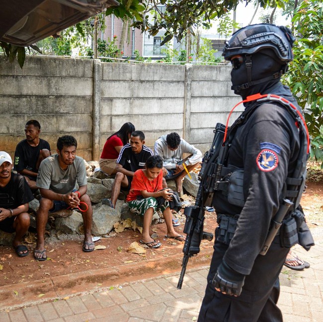 Petugas Gabungan Gerebek Kampung Ambon, Sejumlah Warga Diamankan
