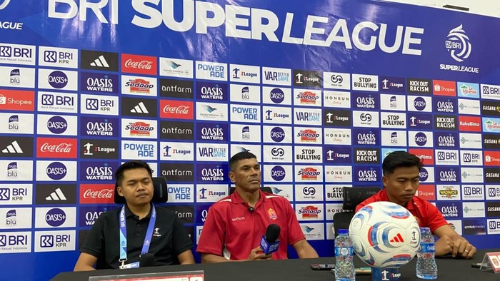 Persijap Jepara saat konferensi pers menjelang laga melawan Isenmulang FC di Stadion Gelora Bumi Kartini Jepara, Kamis (15/10/2026).