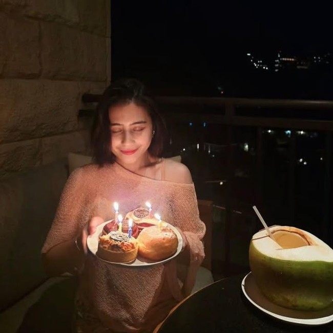 Prilly Latuconsina Ultah Ke-30, Yuk Intip Momen Kuliner Serunya!