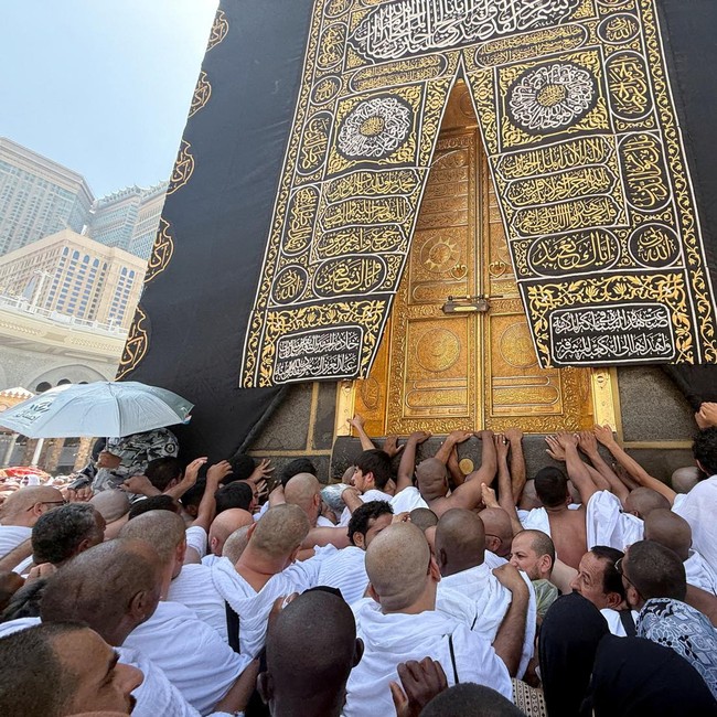 Ribuan Jemaah Umrah Padati Masjidil Haram di Kota Suci Makkah
