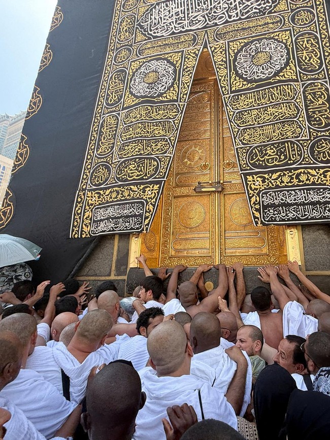 Ribuan Jemaah Umrah Padati Masjidil Haram di Kota Suci Makkah