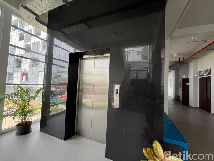 SDN 05 Pekayon yang sudah selesai direnovasi SDN 05 Pekayon yang sudah selesai direnovasi