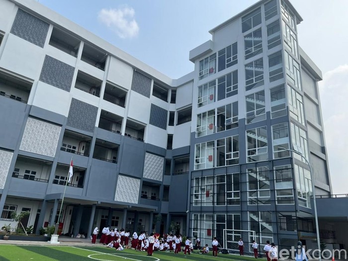 SDN 05 Pekayon yang sudah selesai direnovasi SDN 05 Pekayon yang sudah selesai direnovasi