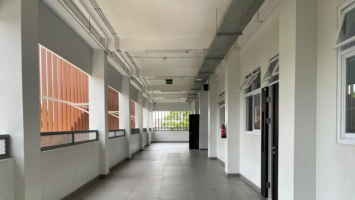 SDN Cilandak Barat 08 yang sudah selesai direnovasi SDN Cilandak Barat 08 yang sudah selesai direnovasi