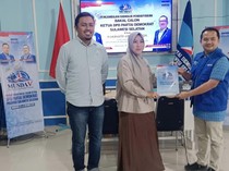 Walkot Makassar Appi Ambil Formulir Calon Ketua Demokrat Sulsel