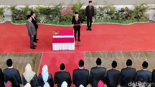 Suasana pelantikan 304 pejabat di lingkungan Pemerintah Kabupaten Dompu, Kamis (15/10/2026). (Foto:Faruk/detikBali)