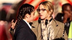 Sweet Memories! Madonna Posting Foto Masa Kecil Putri Pertama