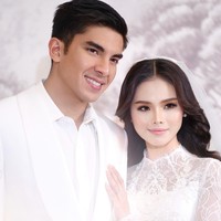 Di tengah isu politik tersebut, mantan Menpora Malaysia ini resmi menikahi penyanyi Bella Astillah pada 10 Oktober 2026 di Menara Merdeka Maybank, Kuala Lumpur. Keesokan harinya, Bella dan Syed Saddiq menggelar intimate gathering bersama 250 fans di Shangri-La Kuala Lumpur. Foto: Dok. Instagram Bella Astillah