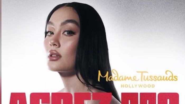Agnez Mo bergaun denim