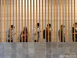 Antrean Mengular Penjualan Perdana iPhone 18 Pro Max di Jakarta