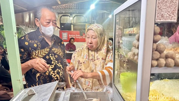 Ludes dalam 4 Jam! Bakso Favorit Raisa di Pasar Minggu Pakai Urat Sapi