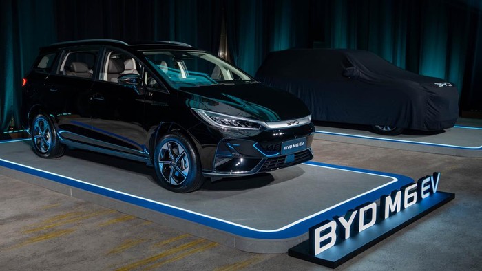 BYD M6 EV dengan blade battery generasi kedua