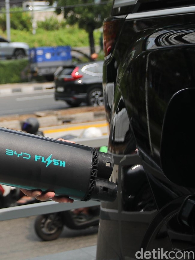 Pengisian Daya Mobil Listrik 5 Menit, Teknologi Ultra Cepat Diperkenalkan
