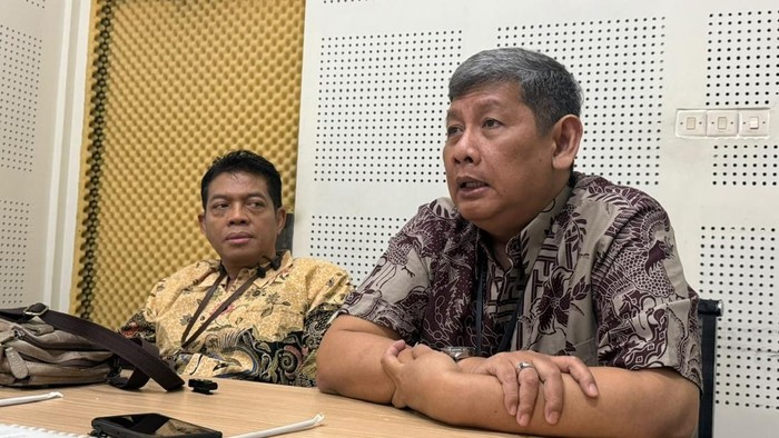 Dewan Pengawas RS Aura Syifa Kediri, Don Saksono.