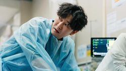 Spoiler Doctor X Malam Ini, Kim Ji Won Berlumuran Darah