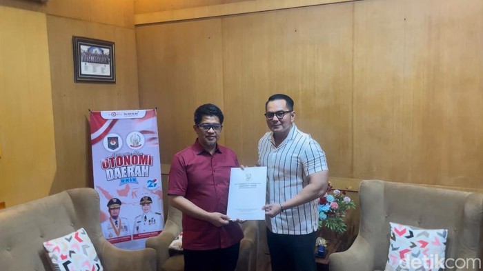 DPRD Gowa menerima SK Mendagri tentang pemberhentian dan pengangkatan bupati Gowa.