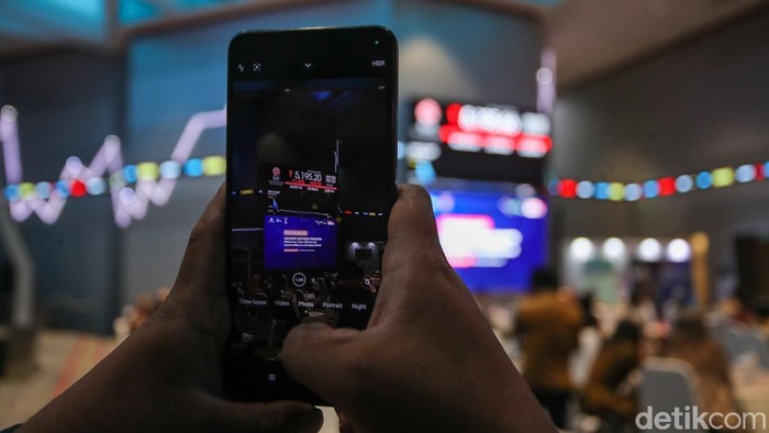 IHSG anjlok 11,57% ke level 5.185,11 pada Jumat (16/10/2026), di tengah konsultasi publik MSCI terkait rencana reklasifikasi pasar saham Indonesia menjadi Standalone Market.