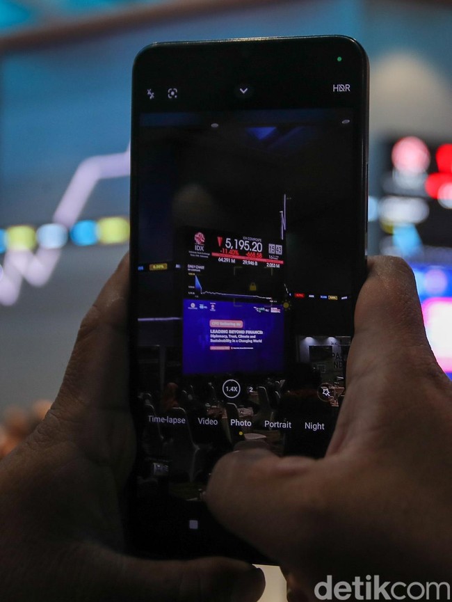 IHSG Ambruk 11,57%, Ditutup di Level 5.185