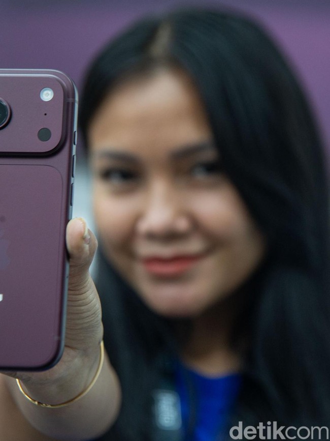 iPhone 18 Rilis di Indonesia, Warna Burgundy Paling Curi Perhatian