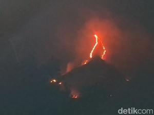 Kawasan Gunung Arjuno-Welirang Kebakaran Lagi, Api Berkobar