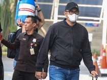 Kena OTT KPK, Bupati Klaten Hamenang Tiba di Gedung Merah Putih