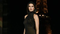 Lipstik Kendall Jenner Dipakai di Paris Fashion Week Kini Rilis di Indonesia