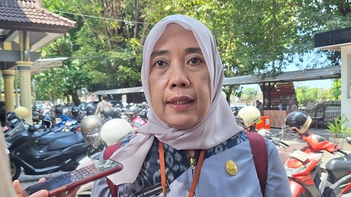 Kepala Dinas PUPR Mataram, Lale Widiahning, saat diwawancarai, Kamis (15/10/2026). (Nathea Citra/detikBali)