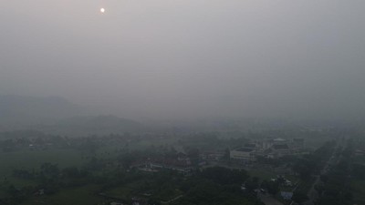 Kepungan Asap di Padang Kian Parah, Kualitas Udara Berbahaya