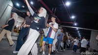  Peserta datang dari beragam kalangan dan memainkan permainan tradisional secara bersama-sama.  Kegiatan ini menjadi ruang bagi warga untuk bertemu dan bermain bersama di tengah kesibukan kota.  
