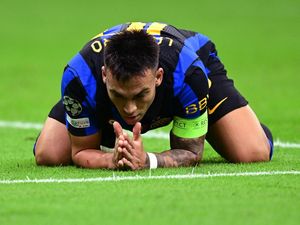Lautaro Cedera, Absen Beberapa Pekan