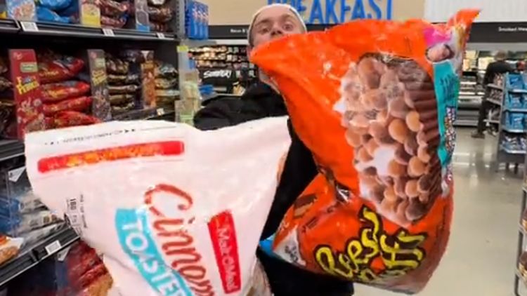 Gede Banget! 8 Makanan di Supermarket AS Ini Seukuran Tubuh Manusia