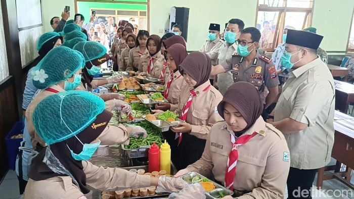 MBG model pramanan yang digelar di SMPN 1 Kepanjen, Malang bakal jadi pilot project BGN.