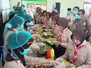 Siswa di Malang Lebih Suka MBG Prasmanan, BGN Siapkan Evaluasi